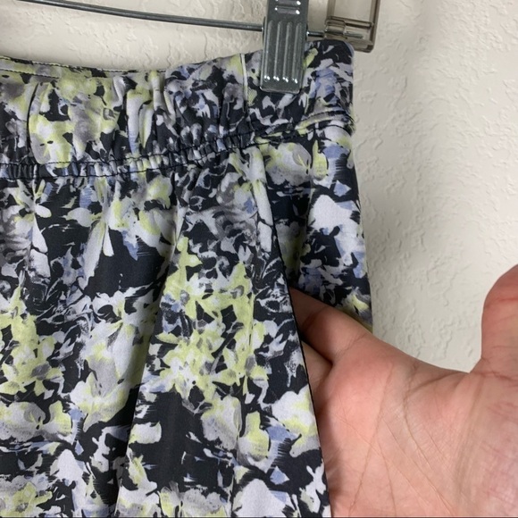 Lululemon | Jet Crop Luxtreme Floral yellow Black Drawstring Pants - Picture 6 of 10